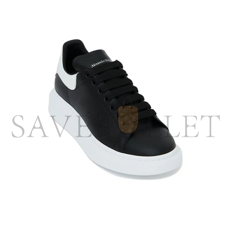 Ale*d*r m*q*en oversized sneaker 553680whgp51070